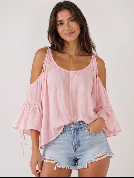 Hollister Tops - Hollister Light Pink Cold-Shoulder Bell Sleeve Top Size Large